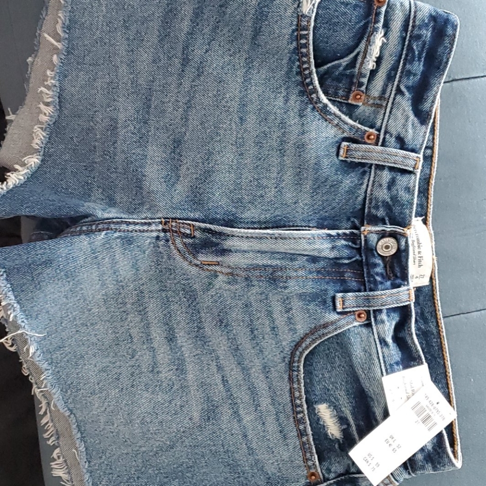 BRAND NEW Abercrombie and Fitch Boyfriend Shorts